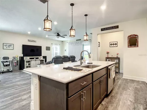 8177 ABBY BROOKS CIR, Wesley Chapel, FL 33545