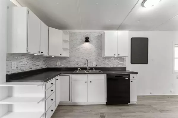 5615 E Oregon Rd, Elk, WA 99009