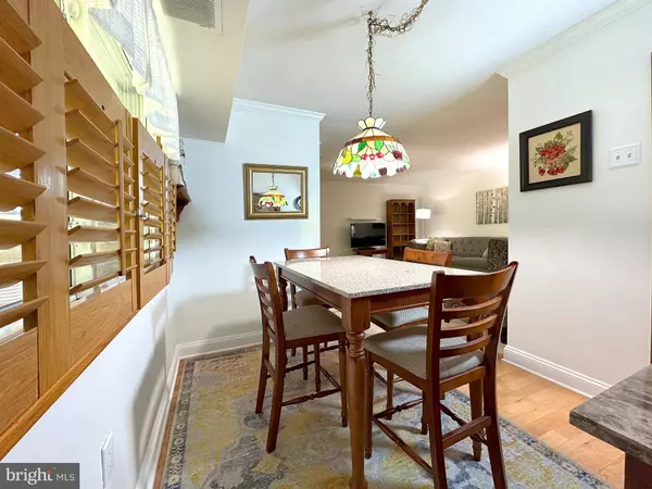 905 MEADOWVIEW LN #905, Mont Clare, PA 19453