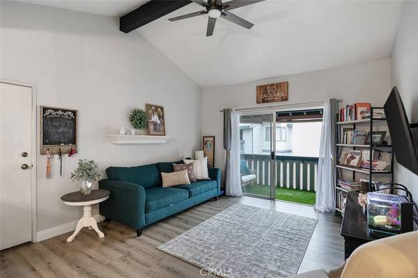 27664 Haskell Canyon RD #K, Saugus, CA 91350