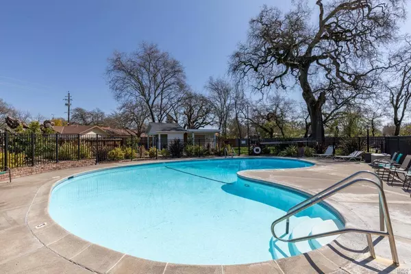 282 Colonial Park DR, Santa Rosa, CA 95403