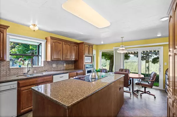 2007 N Hemlock St, Spokane, WA 99205