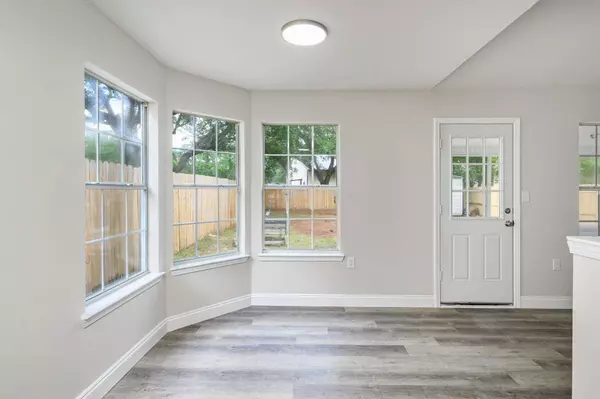 1053 Emerald Lane, Fort Walton Beach, FL 32547