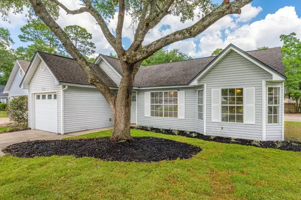 1053 Emerald Lane, Fort Walton Beach, FL 32547