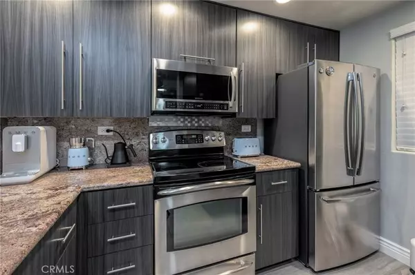 2253 Martin #115, Irvine, CA 92612