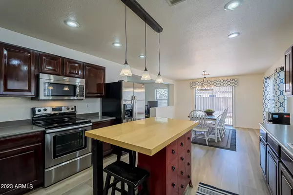 3490 S CONESTOGA Road, Apache Junction, AZ 85119