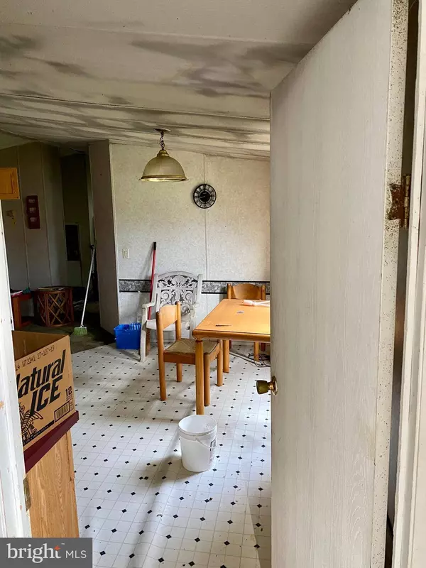 978 FOREST RD, Warsaw, VA 22572