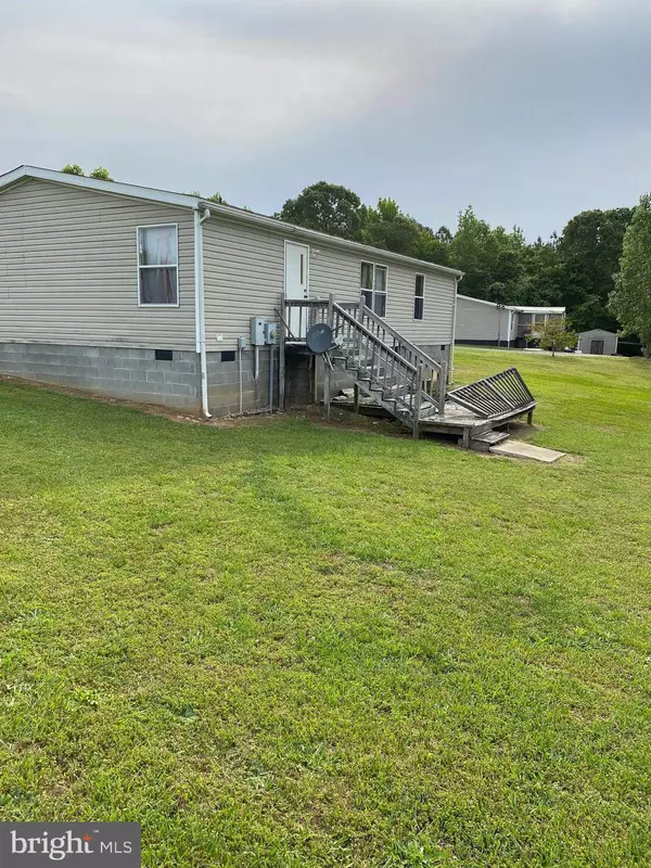 978 FOREST RD, Warsaw, VA 22572