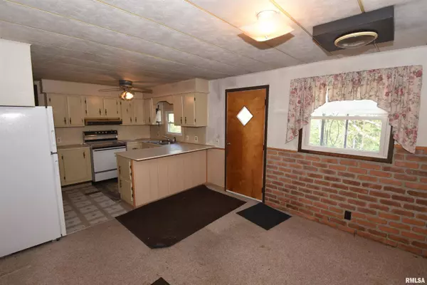 11761 FUELBERTH RD, Pekin, IL 61554