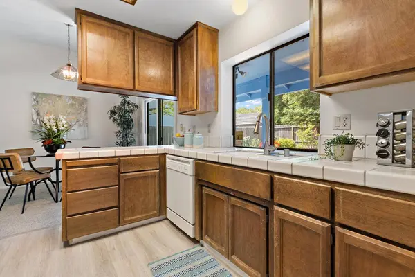 658 Cullivan DR, Sacramento, CA 95831