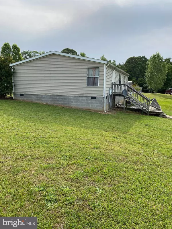 978 FOREST RD, Warsaw, VA 22572