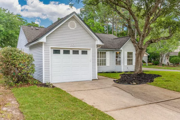 1053 Emerald Lane, Fort Walton Beach, FL 32547