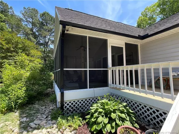 241 Colony TRL, Lanexa, VA 23089