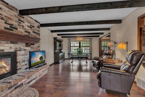 9715 Tamiami TRL, Corcoran, MN 55340