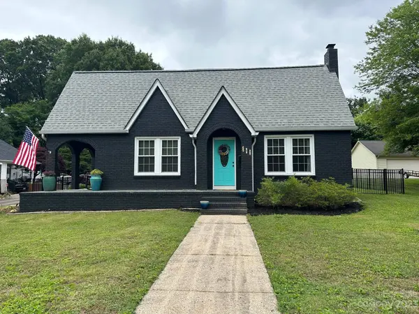 147 W Park AVE, Mooresville, NC 28115