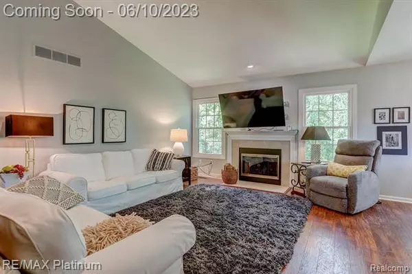 231 SISU KNOLL Drive, Brighton, MI 48116