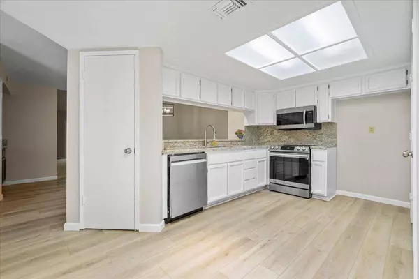 8189 Shane LN, Citrus Heights, CA 95610