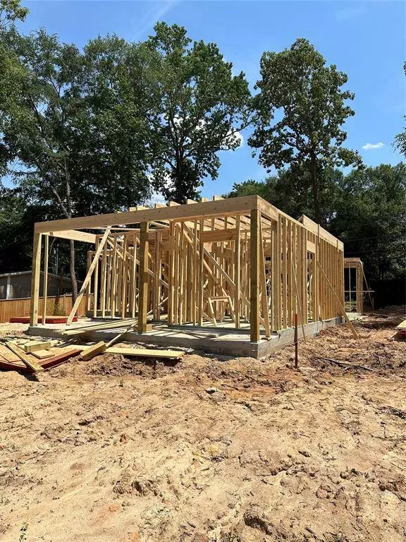 3565 Hickock, Willis, TX 77378