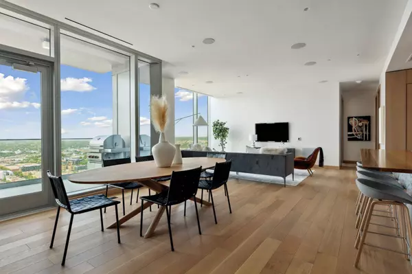 255 Hennepin Avenue #3204, Minneapolis, MN 55401