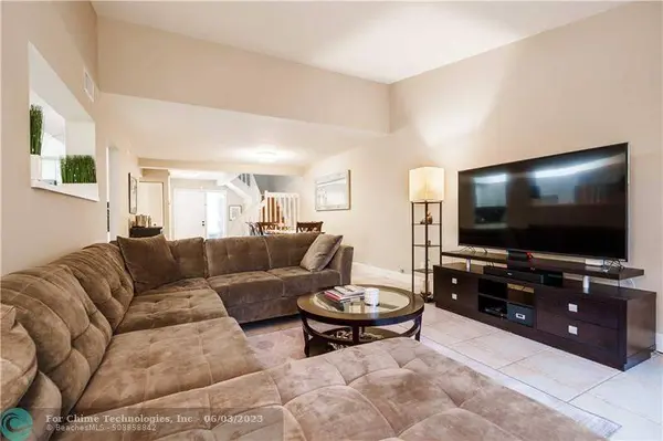 8705 Cleary Blvd  #8705, Plantation, FL 33324