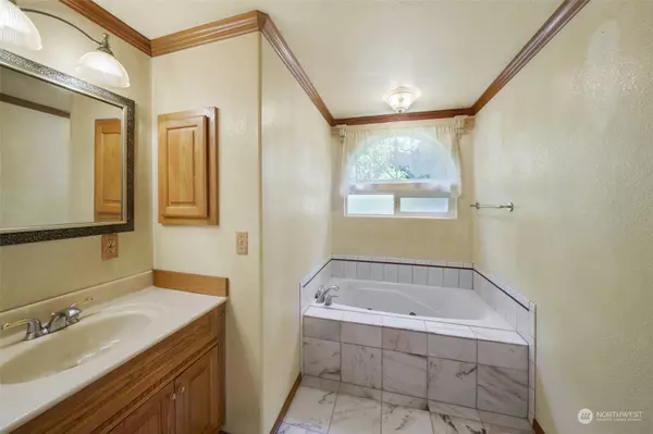 3525 S Wilkeson ST, Tacoma, WA 98418