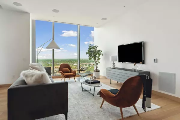 255 Hennepin Avenue #3204, Minneapolis, MN 55401