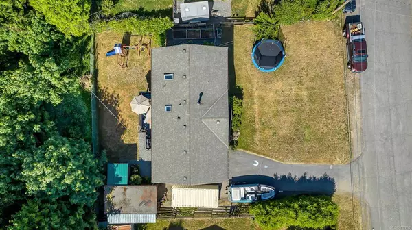 1712 Robin Hill Dr, Shawnigan Lake, BC V0R 2W0