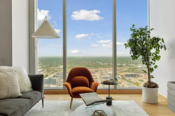 255 Hennepin Avenue #3204, Minneapolis, MN 55401