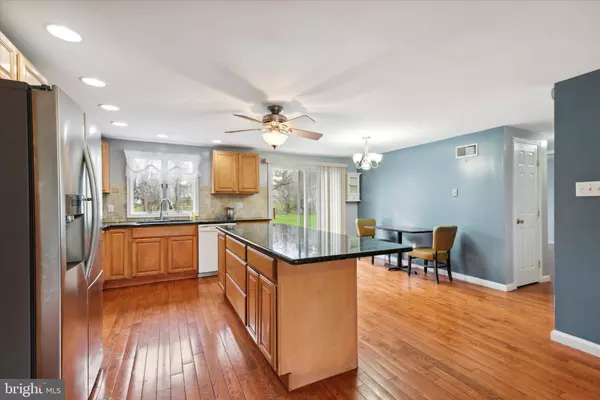 2756 LENHART RD, Colmar, PA 18915