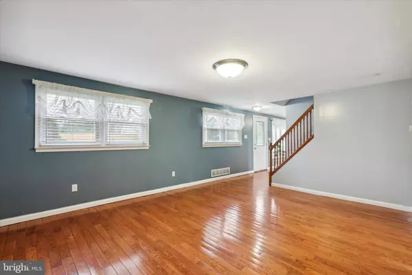 2756 LENHART RD, Colmar, PA 18915