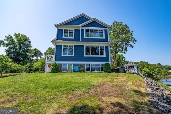 8084 FOREST GLEN DR, Pasadena, MD 21122