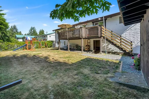 1712 Robin Hill Dr, Shawnigan Lake, BC V0R 2W0