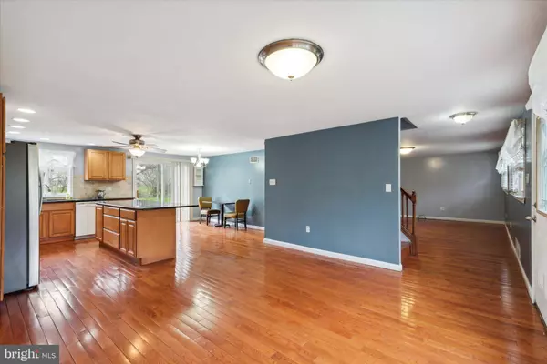 2756 LENHART RD, Colmar, PA 18915