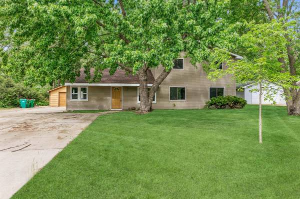 10210 Redwood ST NW, Coon Rapids, MN 55433