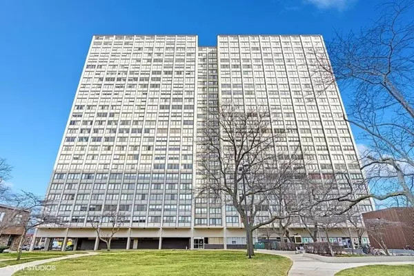 4800 S Lake Park Avenue #2212, Chicago, IL 60615