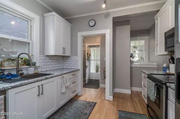 817 BELMONT Road, Grand Forks, ND 58201