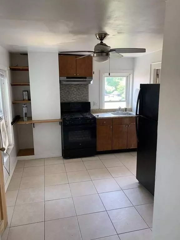 23 Morton St, Taunton, MA 02780