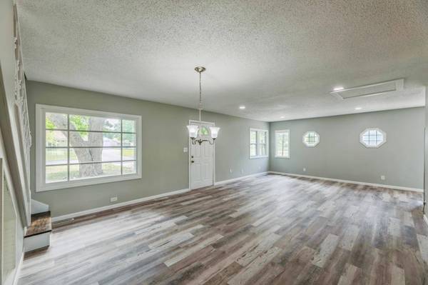 10210 Redwood ST NW, Coon Rapids, MN 55433