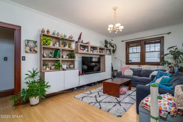 817 BELMONT Road, Grand Forks, ND 58201