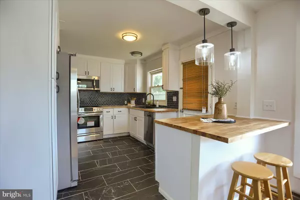 3609 COLONIAL RD, Harrisburg, PA 17109