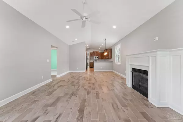 1121 E Maxwell St, Pensacola, FL 32503