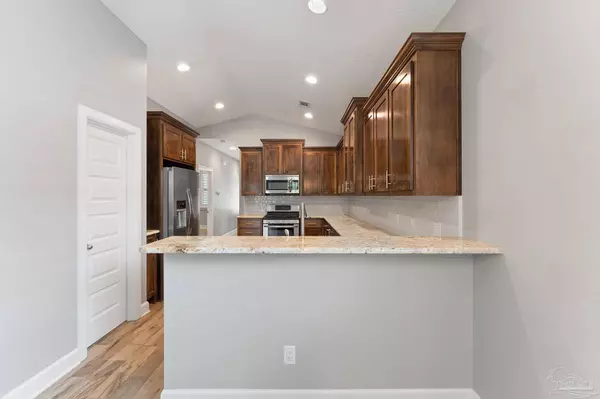 1121 E Maxwell St, Pensacola, FL 32503