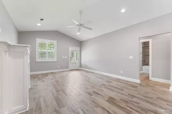 1121 E Maxwell St, Pensacola, FL 32503