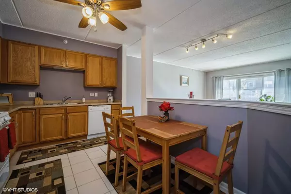 8300 CONCORD DR #209, Morton Grove, IL 60053