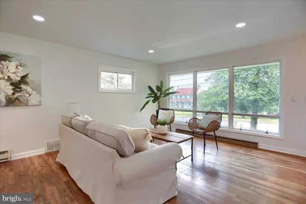 3609 COLONIAL RD, Harrisburg, PA 17109