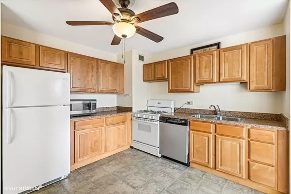 4800 S Lake Park Avenue #2212, Chicago, IL 60615