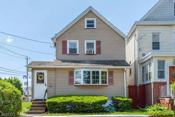 31 Sewall Ave, Clifton City, NJ 07011