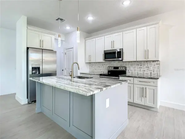 2668 COACHMAN DR, Deltona, FL 32738