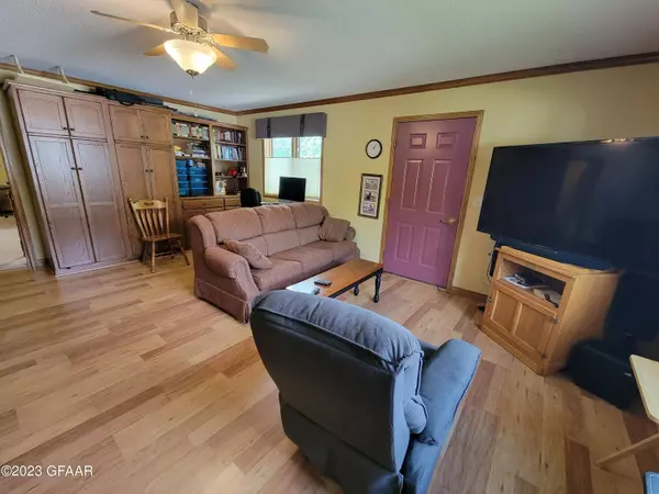 2545 PEMBROOKE Drive, Grand Forks, ND 58201