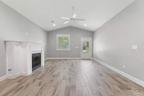 1121 E Maxwell St, Pensacola, FL 32503